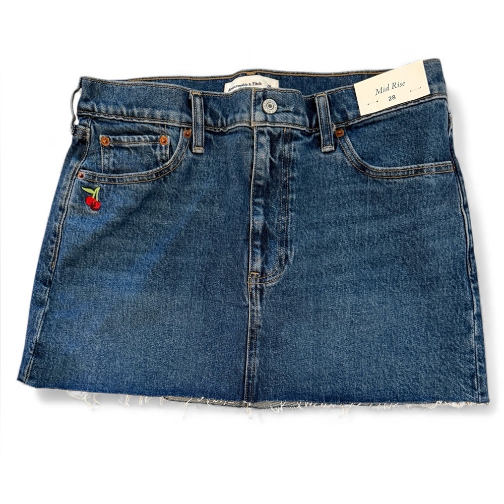 Abercrombie & Fitch Midrise Denim Mini Skirt w/Cherry Embroidery 28” NWT